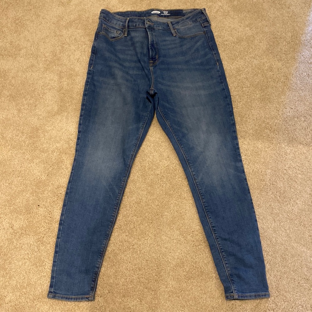 Old Navy Rockstar Super Skinny Jean